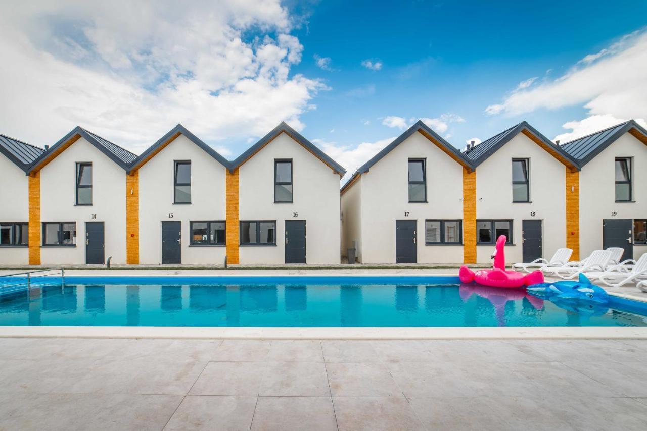 Amber Resort Rewal Luaran gambar